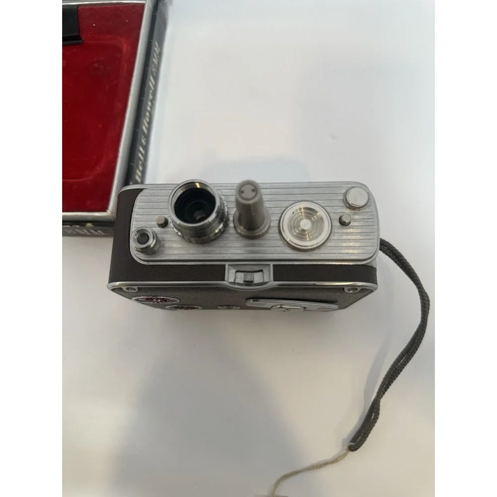 Bell & Howell 172 Non Reflex Standard 8mm Movie Camera Brown turns on and runs